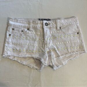 Hot Kiss CiCi Short Micro Mini White size 9 daisy flower lace detail